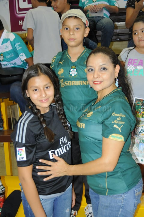 07092015 Ana María, José Miguel y Blanca Banda.