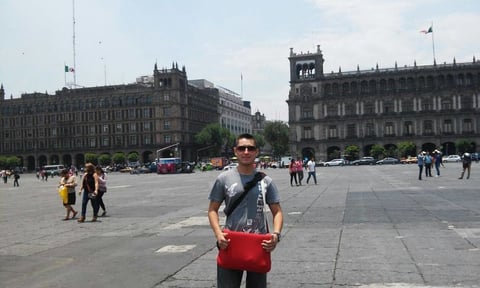 10092015 Jonathan en la Ciudad de México.