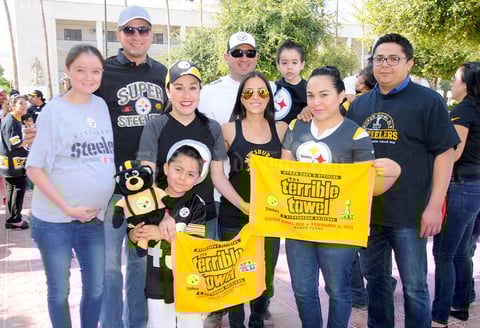 10092015 Laura, Alberto, Diego, Gaby, Angélica, Fernando, Luis Fer, Jesús y Any.
