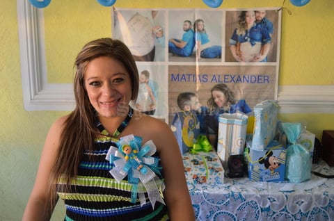 11092015 ESPERA A MATíAS ALEXANDER.  Diana Bruno de Valdez en su baby shower.