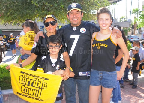 12092015 APOYAN A ACEREROS.  Familia Cobián Aldrete.