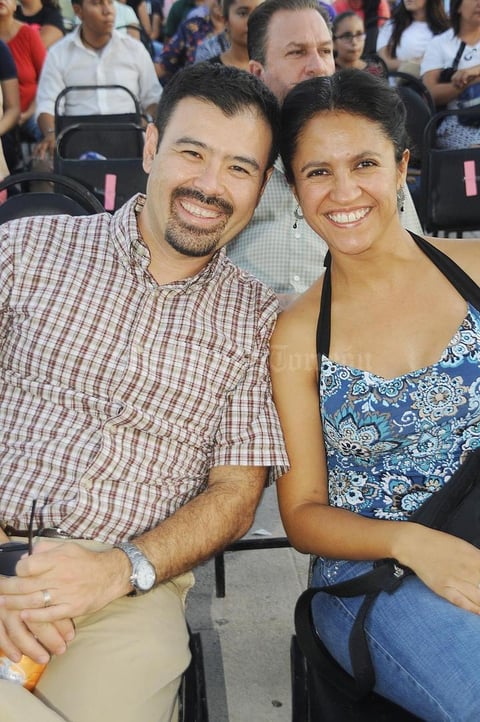 12092015 EN PAREJA.  Víctor y Zory.