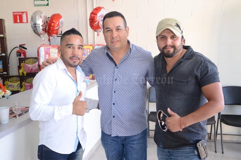14092015 AMIGOS.  Daniel "Chato" Noriega, Juan Alberto y Juan Carlos.