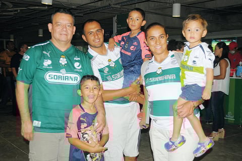 13092015 José, Antonio, Dasahev, Iker, Ismael, Rocío y Thiago.