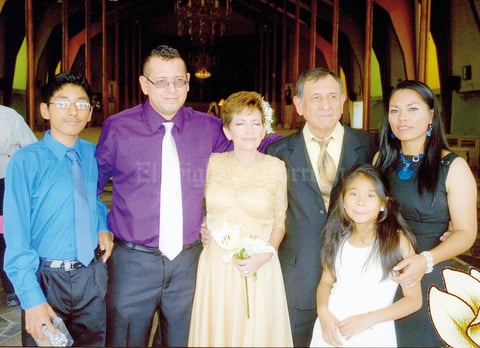 13092015 Alfonso Jáquez Cárdenas, Gerardo Ismael Jáquez Montañez, Rocío Cárdenas de Jáquez y Andrea Jáquez.