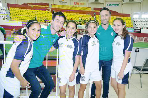 15092015 CONTENTOS.  Mariana, Johh, Luisa, Andrea, David y Asly.