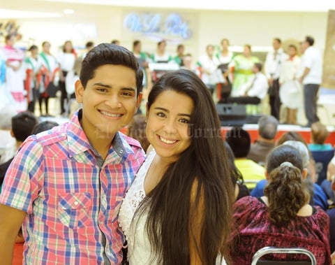 16092015 Fernando y Lizbeth.