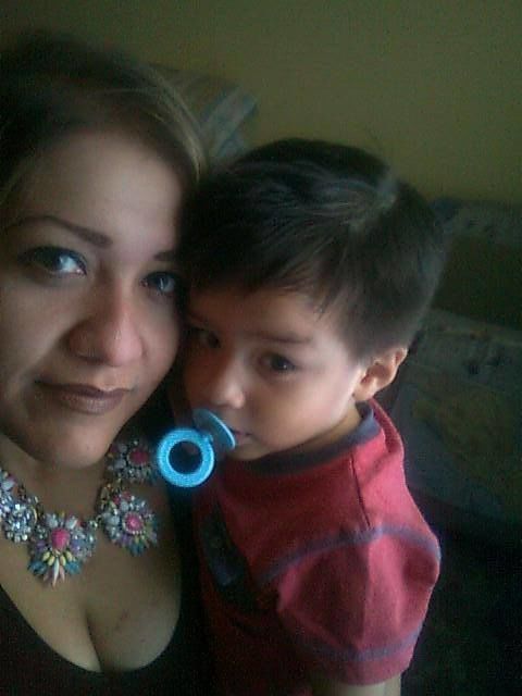 17092015 Alejandra con su hijo, Paquito.