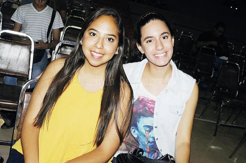 18092015 ENTRE AMIGAS.  Marifer Vázquez y Karime Peña.