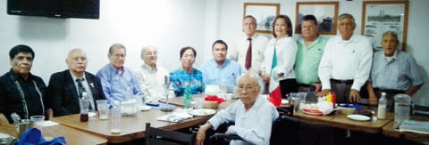 20092015 Los locutores festejaron su día.