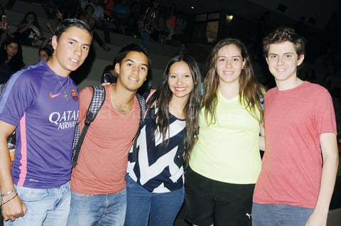 20092015 EN UNA INTERESANTE CHARLA.  Luis, Jorge, Ana Luisa, Margarita y Héctor.