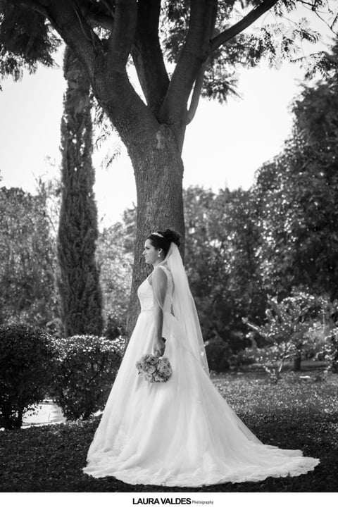 20092015 Edith, captada en una fotografÃ­a de estudio el dÃ­a de su boda.- Laura ValdÃ©s FotografÃ­a