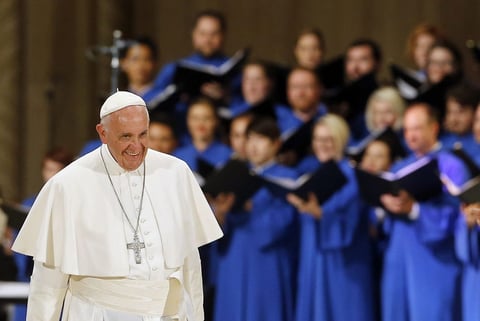 El acto formal comenzó con la petición al papa por parte del cardenal estadounidense Donald William Wuerl para que el pontífice proclamara la santidad de Junípero Serra.