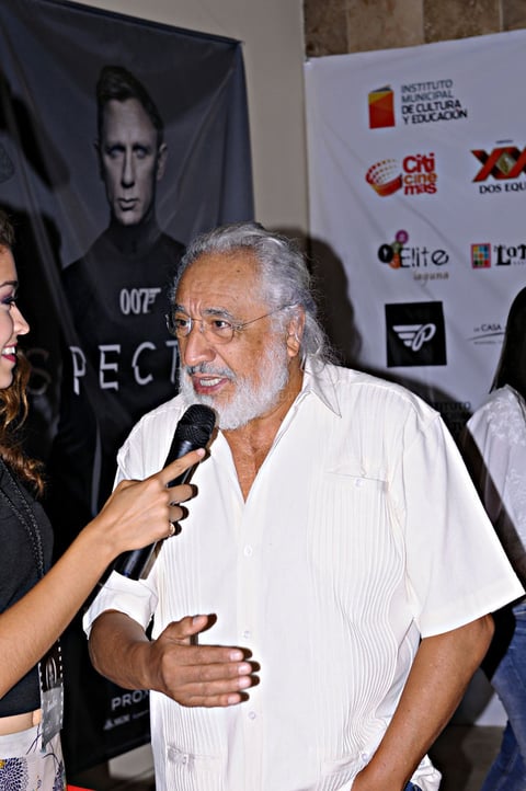 "Espero que vayan a verla a los cines, los festivales son muy bonitos y cálidos, pero película que no lleva gente a la taquilla no existe", comentó Rafael quien agregó que sigue trabajando en la obra de teatro Made in México