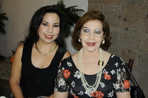 24092015 Ana María Esquivel de Turcios y Mónica Turcios.