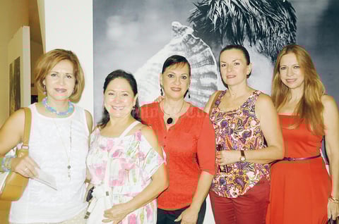 24092015 Valeria de Anda, Carlos Reynoso y Alejandra Córdova.