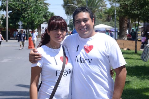 24092015 ENAMORADOS.  Mary y Édgar.