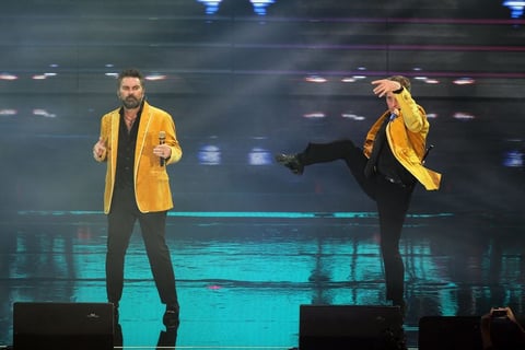 Interpretaron durante dos horas 40 minutos un total de 37 temas de su amplio repertorio musical.