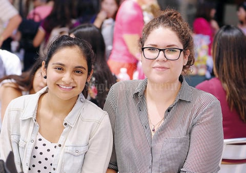 25092015 AMIGAS.  Candi y Aleydis.