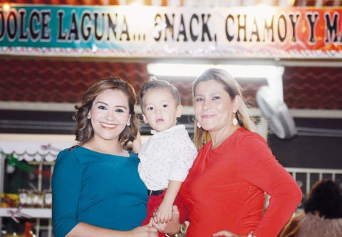 25092015 EN RECIENTE EVENTO.  Susy, David y Carmen.