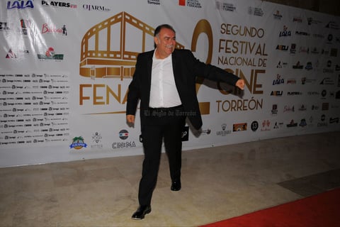 En la proyección, Jesús Ochoa desfiló por la alfombra roja.