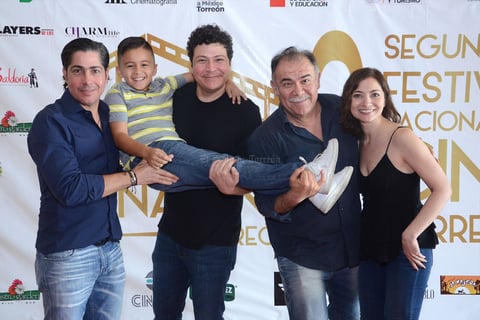 El segundo Festival Nacional de Cine de Torreón cerró sus actividades con la proyección de El Jeremías que contó con la presencia de Jesús Ochoa, el niño actor Martín Castro, Safa y otros invitados especiales.