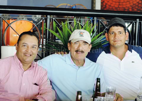 27092015 EN EL CLUB.  Javier, Ernesto y Armando.