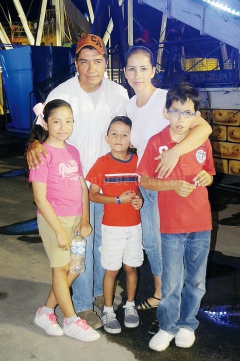 27092015 DE PASEO.  Familia Rodríguez Juárez.