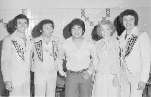 27092015 Jaime Montoya G. con el grupo vocal musical Los Randal del D.F. en el Baile Bancario en el Club San Isidro en agosto de 1978.