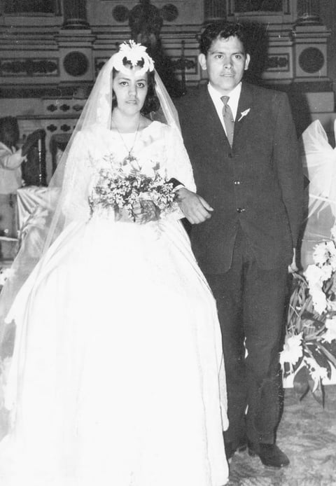 27092015 Elsa Aurora AlanÃ­s CÃ¡rdenas y Salvador RodrÃ­guez Quiroz se casaron el 24 de abril de 1965 en la Iglesia de San Pedro ApÃ³stol en San Pedro de las Colonias, Coah.