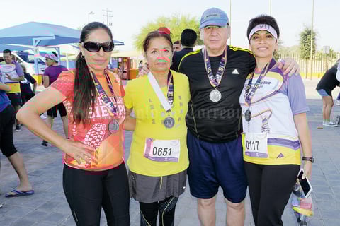 28092015 Lourdes Vázquez, Emma Saldaña, Ricardo Gómez y Elvia Michelle.