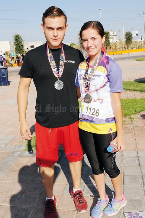 28092015 Max Goytia, Diana López y Fernanda Goytia.