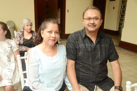 29092015 EN UN CONCIERTO.  Elba y Regino Montoya.