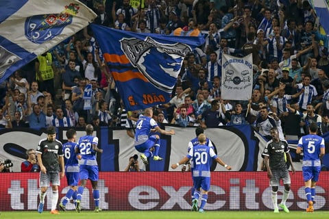 Pero el Porto no bajó los brazos y cuando corría el minuto 52, Maicon colocó el 2-1 definitivo en el marcador.