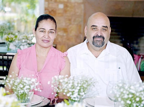 30092015 Irma García y José Valdés.
