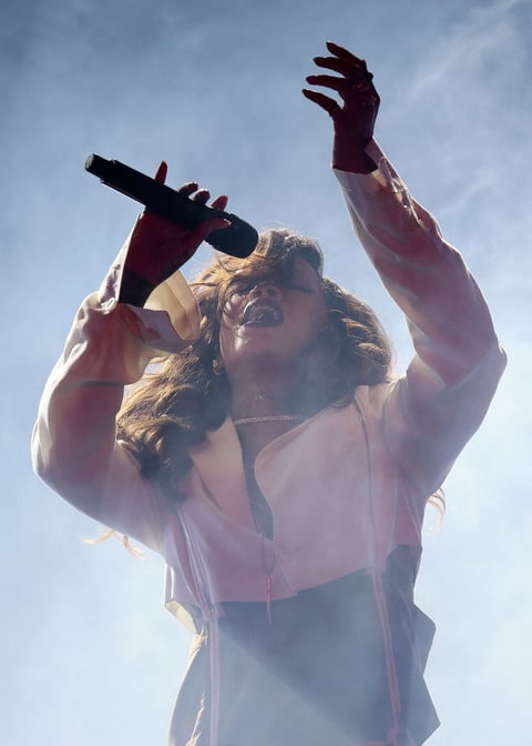 Durante su espectáculo la cantante repasó los distintos estilos por los cuales circula su música, como el R&B, pop y el hip-hop.