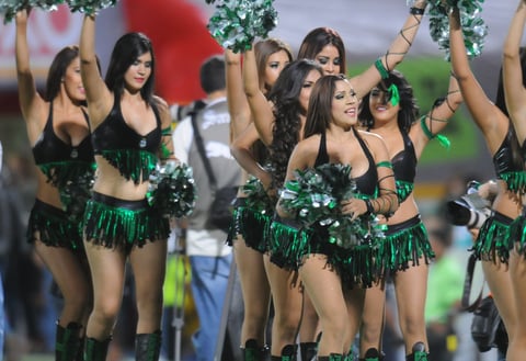 Abriendo la galería con las bellezas laguneras.