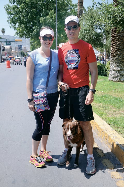 02102015 EN EL PASEO COLóN.  Jessica y José Antonio.