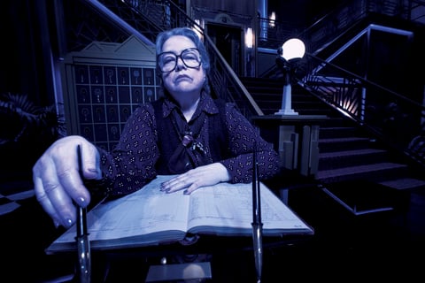 Kathy Bates.