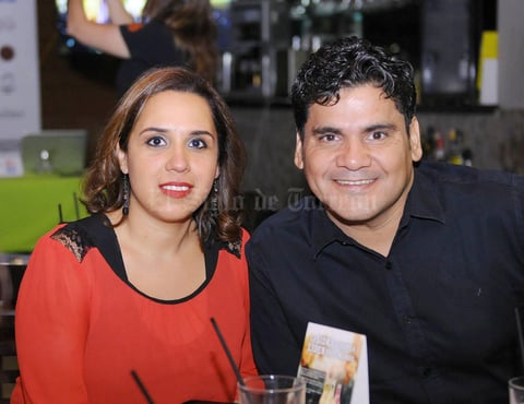 07102015 EN RUEDA DE PRENSA.  Dulce y Ramón.
