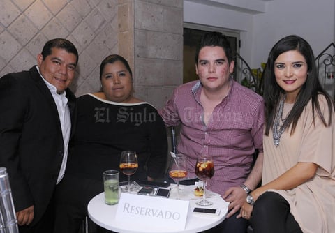 09102015 En el corte del listón.
