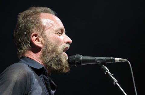 “Esta canción se la dedico a los desaparecidos de México”, exclamó Sting, el rockero que suele ser controvertido por su carácter explosivo durante su concierto en Morelos.