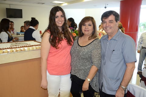 Paola, Leticia y Luis.