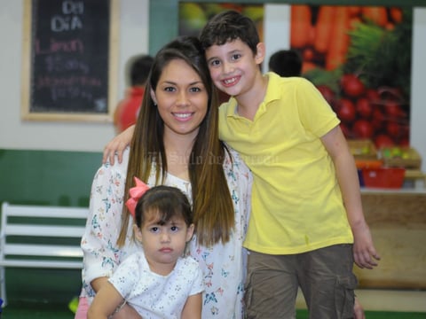 Paty, Regina y Pepe