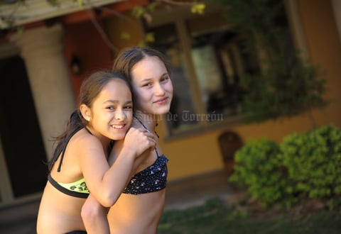 Ximena y Regina