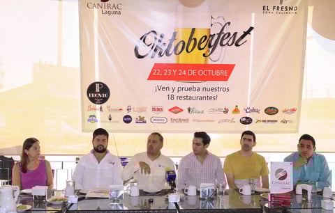PRESENTAN EL OKTOBERFEST. Gran fiesta gastronómica se realizará los próximos 22, 23 y 24 de octubre en la Comarca Lagunera. En rueda de prensa, se informó que la primera edición del Oktoberfest, tiene como finalidad presentar el abanico culinario que se ofrece en el sector Fresno de la ciudad, de una manera atractiva para la sociedad lagunera. El festival consiste en realizar visitas a cada uno de los restaurantes participantes, donde se les ofrecerán bocadillos y bebidas, el costo es de 200 pesos por los tres días, un tarro conmemorativo, subir y bajar las veces que sean necesarias del tranvía que estará haciendo los recorridos por las rutas establecidas y la entrada a la fiesta de clausura. Para mayor información, acudir a los restaurantes participantes o comunicarse a CaniracLaguna.