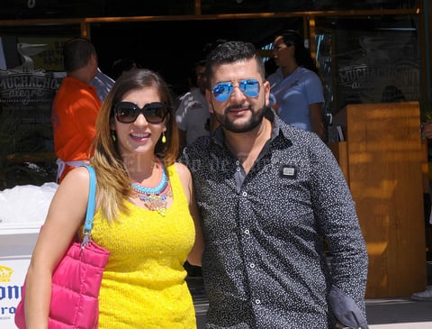 15102015 EN PAREJA.  Marcela y Alex.