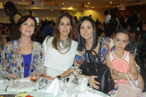Liliana, Mary Carmen, Liliana y Mely
