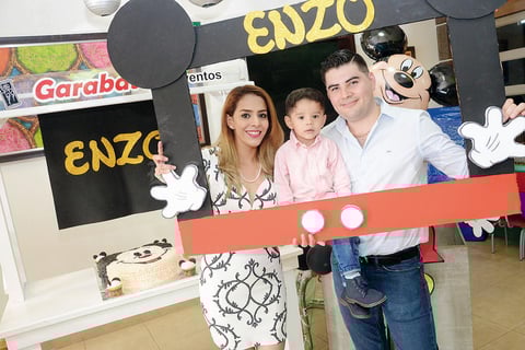 17102015 ALEGRE CELEBRACIóN.  Enzo Uranga celebró su cumpleaños en compañía de sus amiguitos, lo acompañaron en todo momento sus papás, Ana Karen Barrientos y Alejandro Uranga.