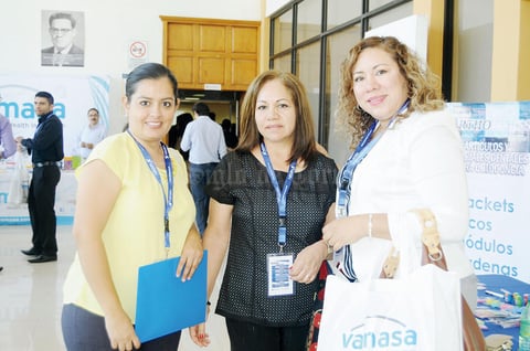 17102015 Gabriela Cosío, Amelia Atilano y Maricruz López.